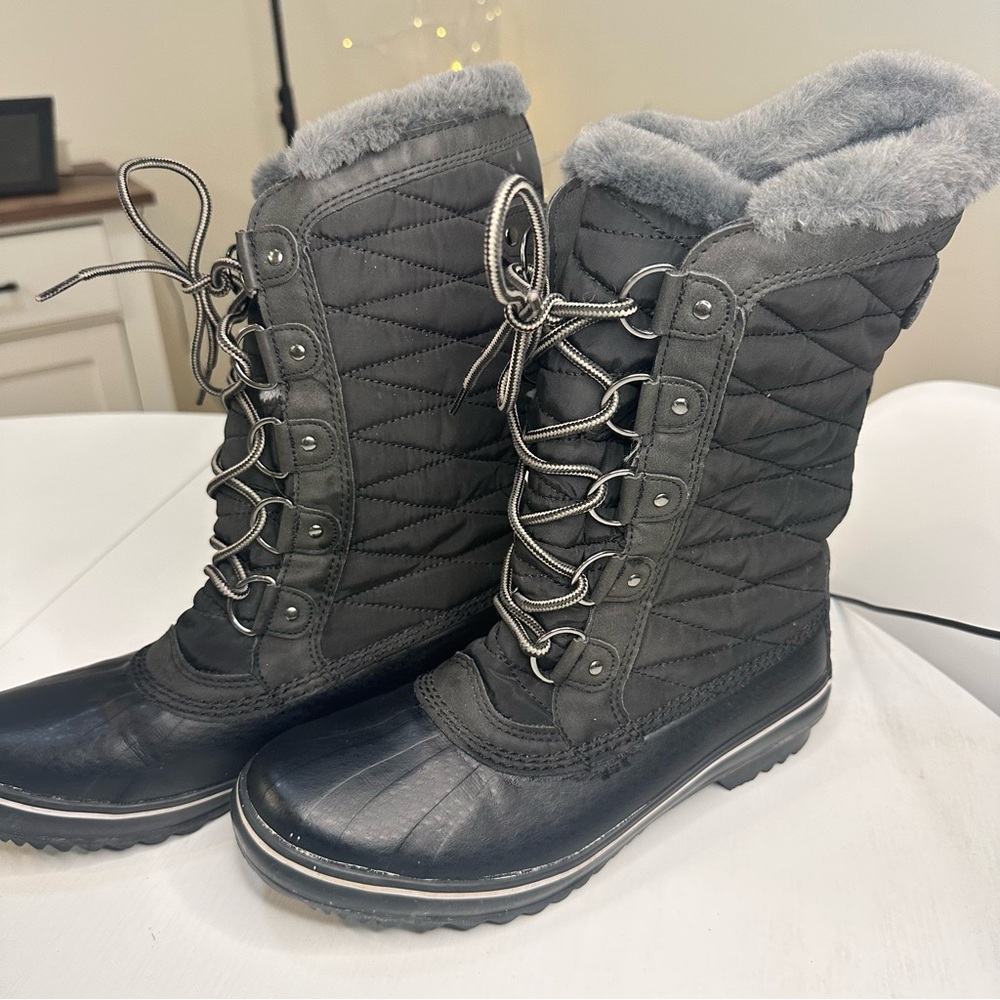 JBU Quilted Winter Boots - Black and Gray